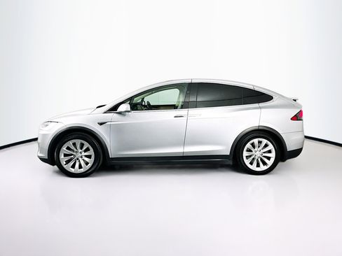 Used 2018 Tesla Model X 75D AWD/4WD image 4