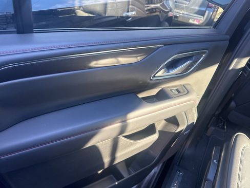 Used 2022 Chevrolet Suburban RST w/ Luxury Package image 16