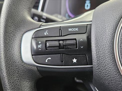 Used 2025 Kia Sportage LX image 15