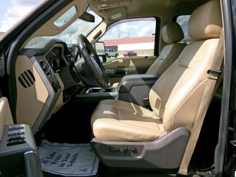 Used 2016 Ford F250 Lariat w/ Chrome Package image 8