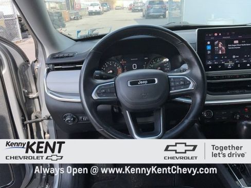 Used 2022 Jeep Compass Limited image 18