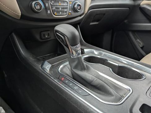 Used 2022 Chevrolet Traverse LS AWD/4WD image 21