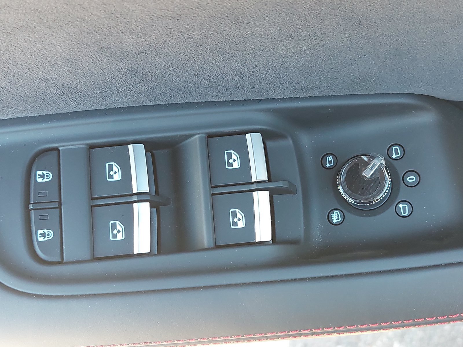 New 2027 Audi SQ8 Prestige AWD/4WD image 31