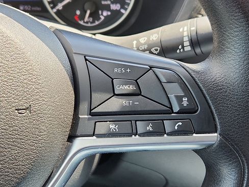 Used 2025 Nissan Sentra SV FWD image 21
