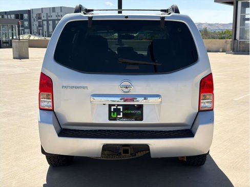 Used 2012 Nissan Pathfinder SV AWD/4WD image 7
