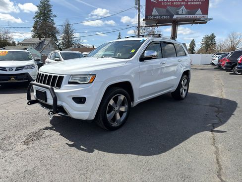 Used 2016 Jeep Grand Cherokee Overland AWD/4WD image 2