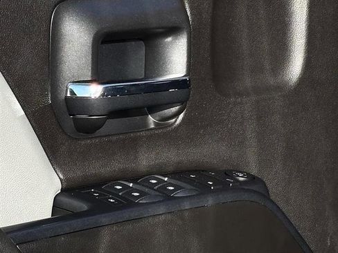 Used 2018 Chevrolet Silverado 1500 Custom w/ Custom Value Package image 13