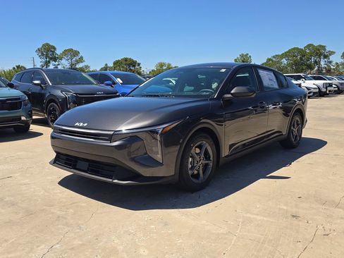 New 2026 Kia K4 FWD image 4