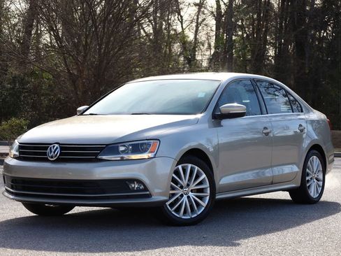 Used 2016 Volkswagen Jetta SEL image 1
