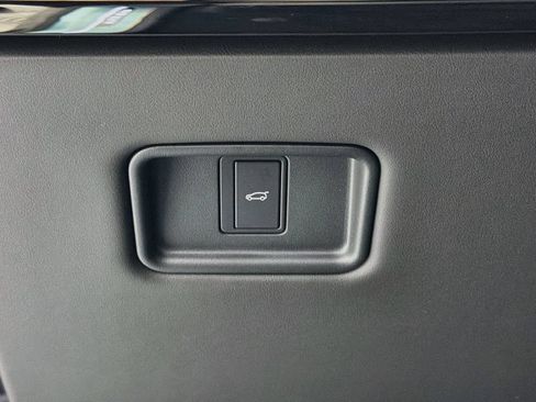 New 2027 Land Rover Range Rover Sport SE AWD/4WD image 10