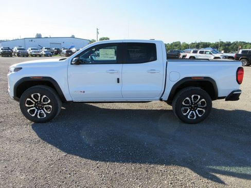 New 2026 GMC Canyon AT4 w/ Nightfall Essentials Package AWD/4WD image 9