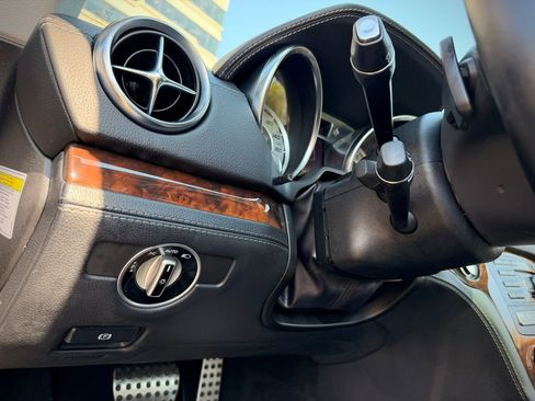 Used 2013 Mercedes-Benz SL 550 image 39