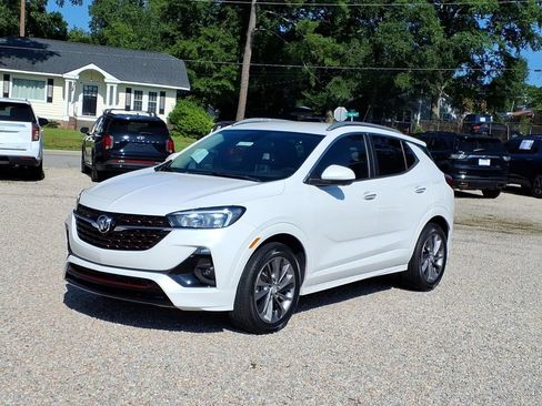Used 2020 Buick Encore GX Select w/ Advanced Technology Package FWD image 3