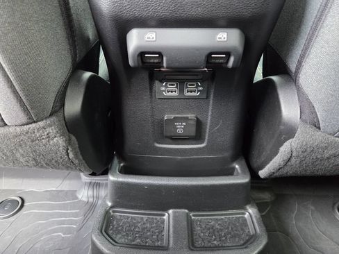 Used 2024 Jeep Wrangler Unlimited Sahara w/ Technology Group AWD/4WD image 18
