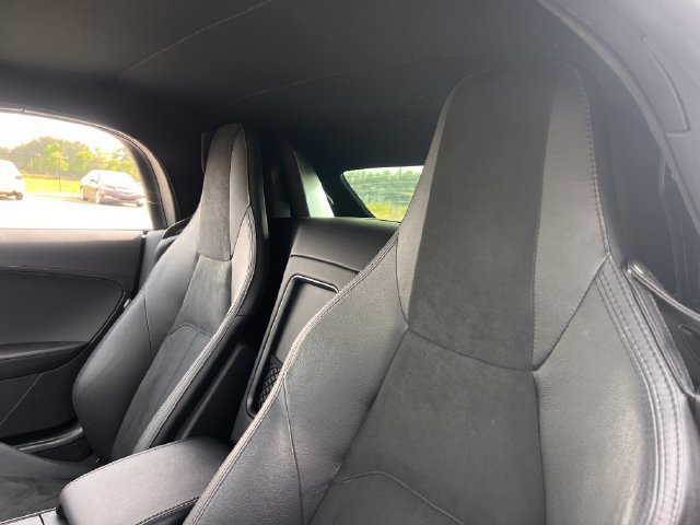 Used 2019 Jaguar F-TYPE Convertible RWD image 17