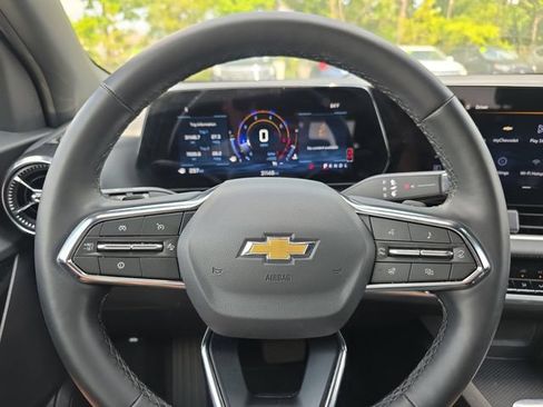 Used 2026 Chevrolet Equinox LT FWD image 18