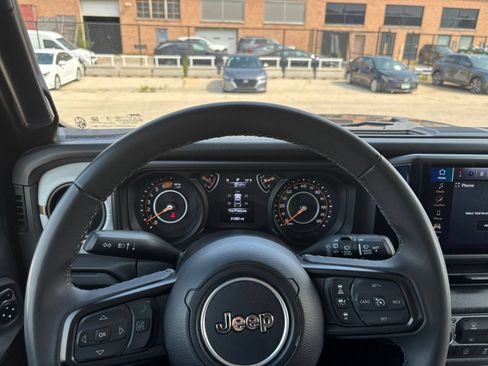 Used 2025 Jeep Wrangler Unlimited Sport AWD/4WD image 33