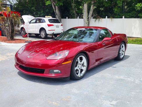 Used 2007 Chevrolet Corvette Coupe w/ Preferred Equipment Group RWD image 12