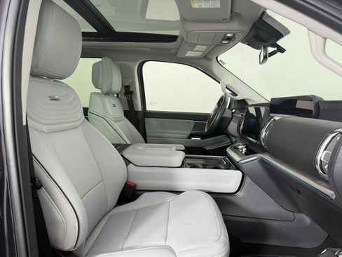 Certified 2026 Ford Expedition Max Platinum w/ Platinum Ultimate Package AWD/4WD image 10