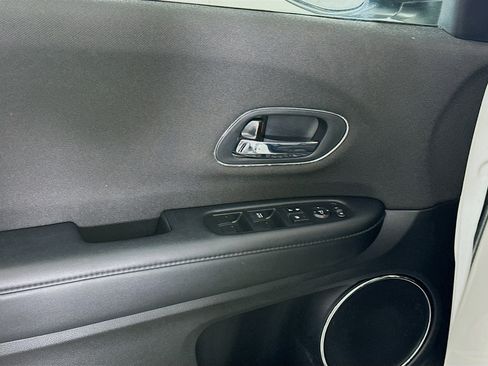 Used 2022 Honda HR-V EX image 15