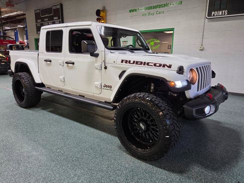 Used 2021 Jeep Gladiator Rubicon AWD/4WD image 4