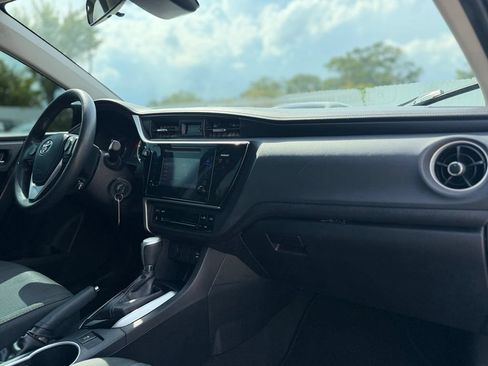 Used 2017 Toyota Corolla LE FWD image 14