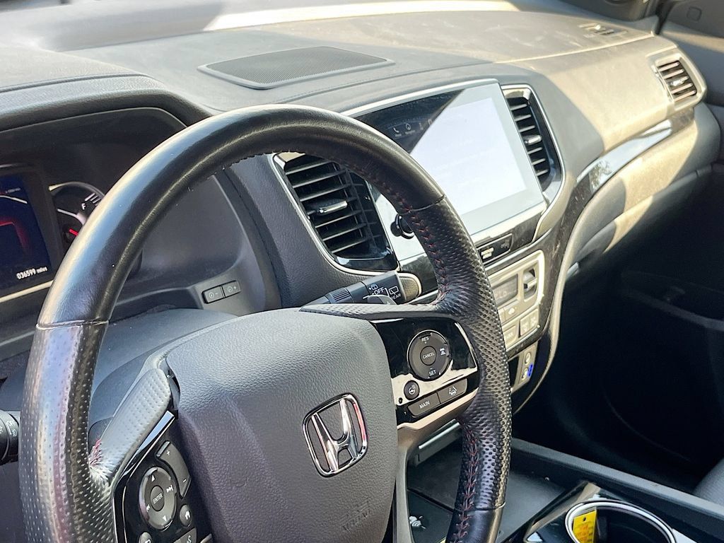 Used 2024 Honda Passport Black Edition image 9