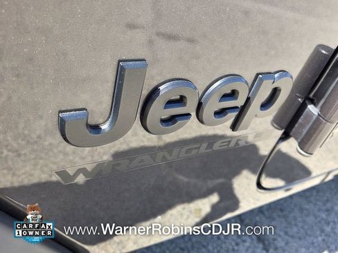 Used 2025 Jeep Wrangler Sport AWD/4WD image 16