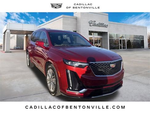 Used 2025 Cadillac XT6 Premium Luxury image 1