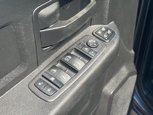 Used 2024 RAM 3500 Tradesman w/ Chrome Appearance Group AWD/4WD image 22