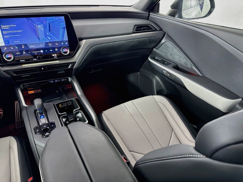 Certified 2026 Lexus TX 500h AWD w/ Technology Package image 24