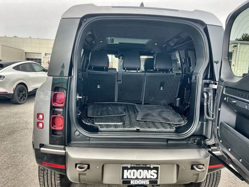 Used 2021 Land Rover Defender 110 X-Dynamic SE image 26