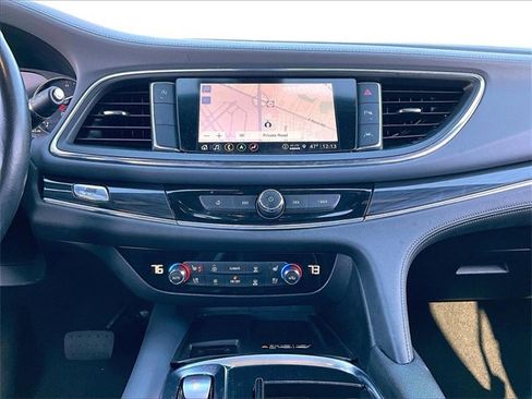 Used 2024 Buick Enclave Premium image 18