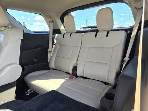 Used 2022 Ford Explorer Platinum w/ Equipment Group 601A image 33