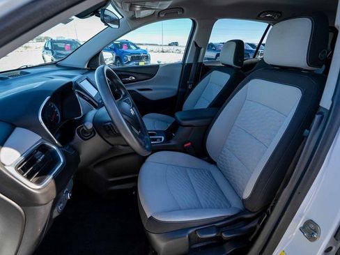 Used 2018 Chevrolet Equinox LS image 17