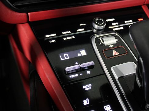 Used 2022 Porsche Cayenne Premium Pkg image 24