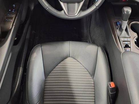 Used 2022 Toyota Camry SE image 15