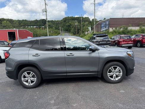 Used 2020 GMC Terrain SLE w/ LPO, Floor Liner Package AWD/4WD image 5