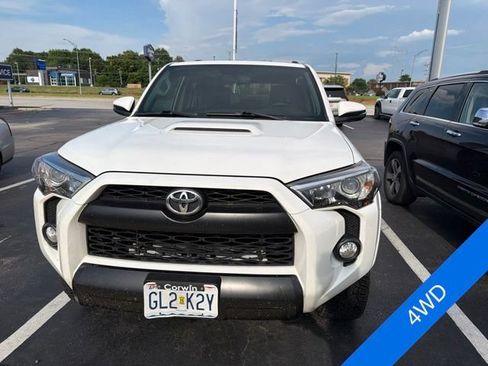 Used 2017 Toyota 4Runner TRD Off-Road Premium AWD/4WD image 2