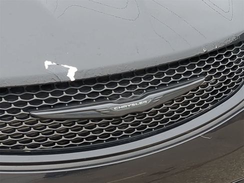 Certified 2019 Chrysler Pacifica Limited w/ S Appearance Package image 19