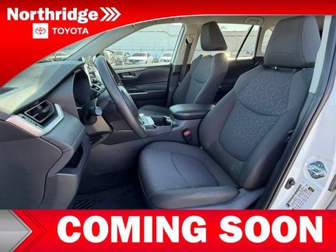 Used 2024 Toyota RAV4 XLE AWD/4WD image 6