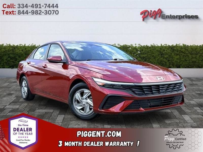 Used 2026 Hyundai Elantra SE FWD image 1