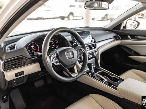 Used 2018 Honda Accord LX image 8