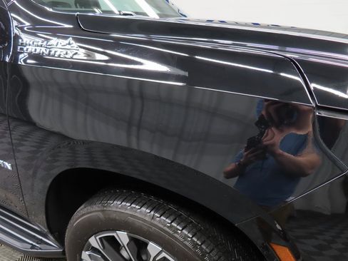 Used 2025 Chevrolet Suburban High Country w/ Sun And Tow Package image 37