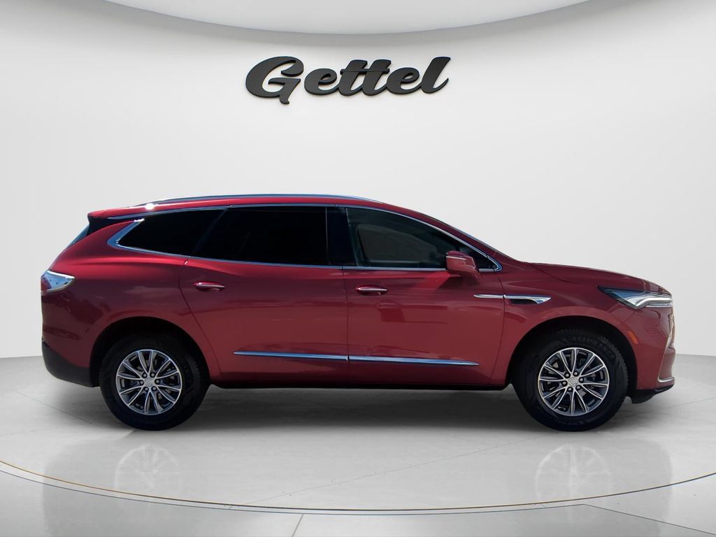 Used 2022 Buick Enclave Essence w/ Sound and Sites Package FWD image 4