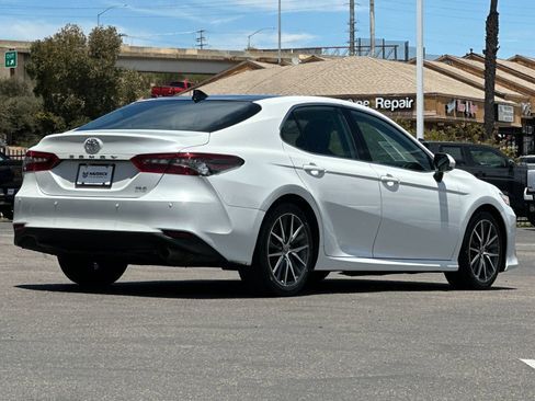 Used 2023 Toyota Camry XLE w/ Navigation Package FWD image 5