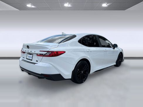 Used 2025 Toyota Camry SE w/ Multimedia Upgrade Package FWD image 9