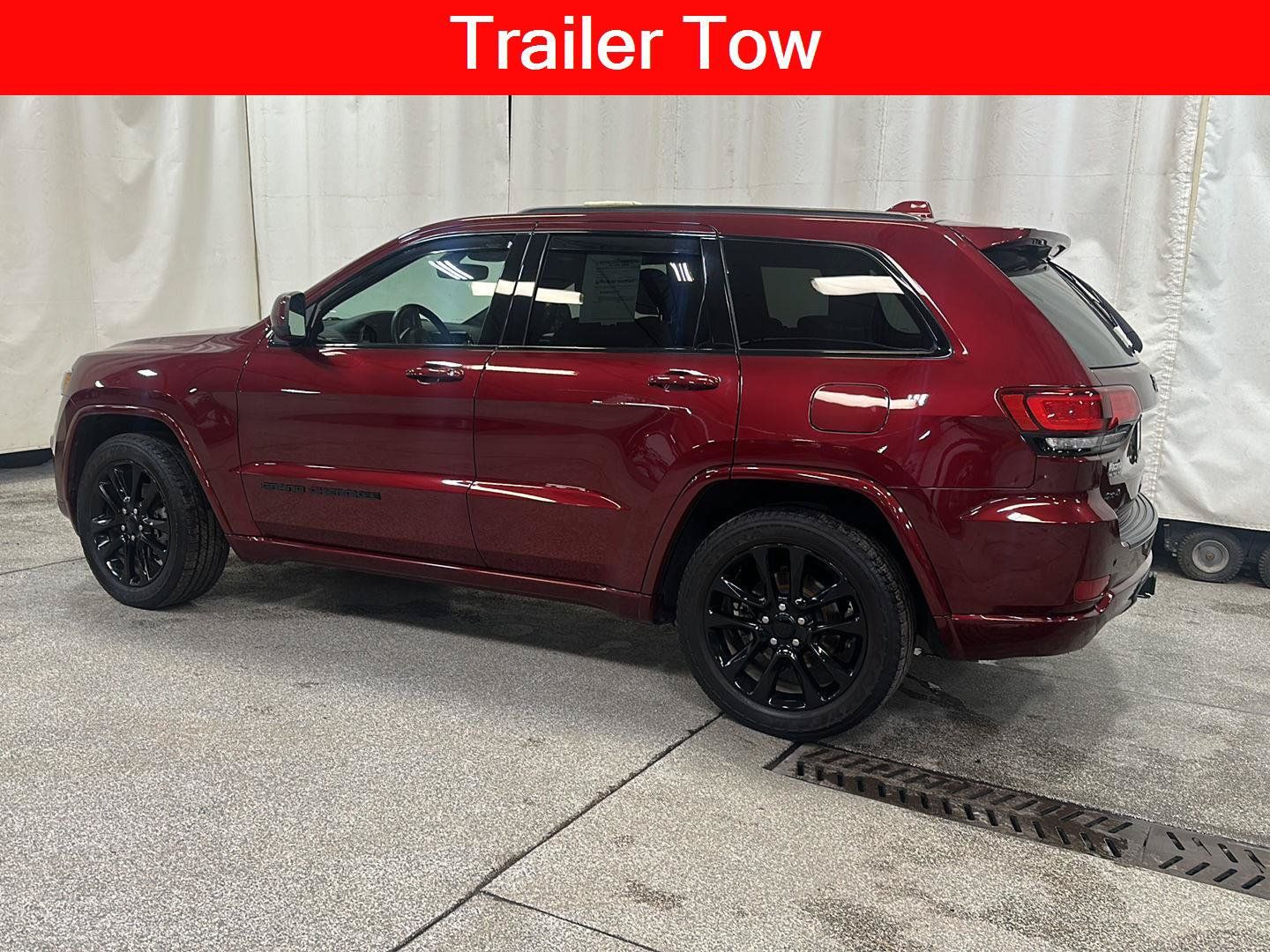 Used 2020 Jeep Grand Cherokee Altitude AWD/4WD image 3