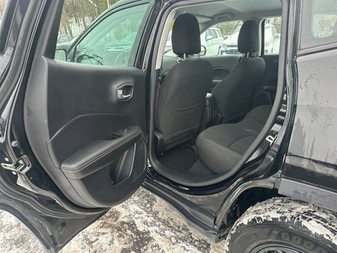 Used 2021 Jeep Compass Sport image 6