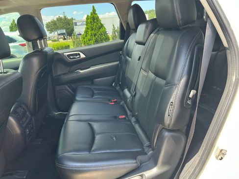 Used 2018 Nissan Pathfinder SL w/ SL Premium Package FWD image 11